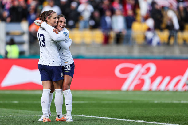 而詹姆斯则 而詹姆斯则