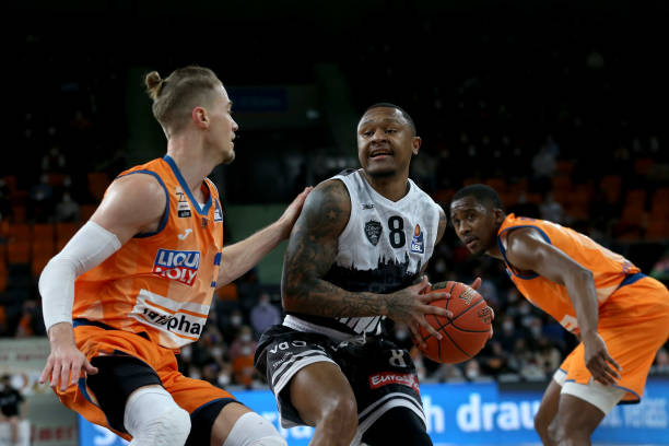 样因套路固 样因套路固