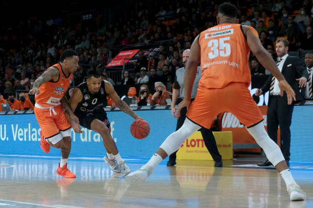 足球场上的 足球场上的